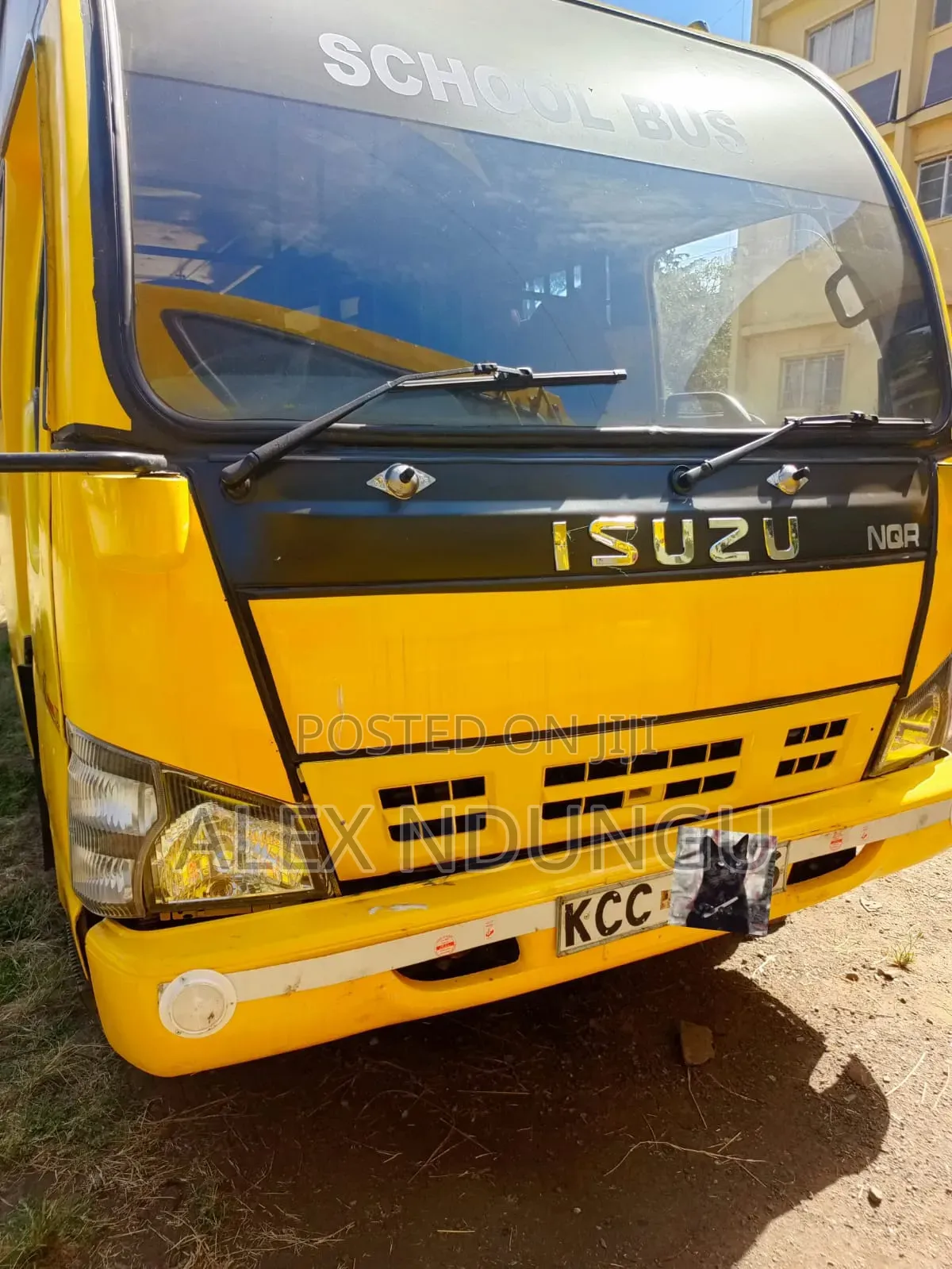 Isuzu NQR 2015 Yellow