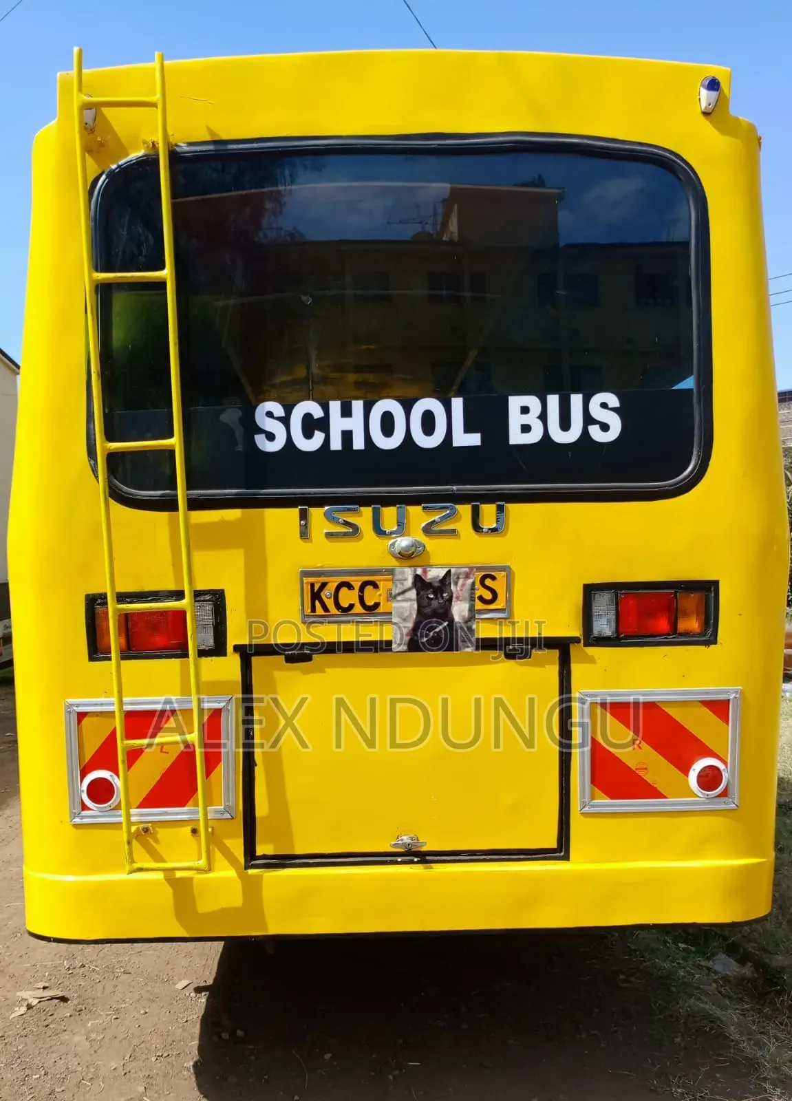 Isuzu NQR 2015 Yellow
