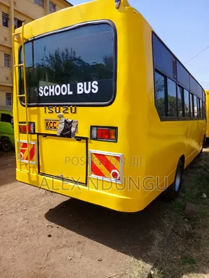 Isuzu NQR 2015 Yellow
