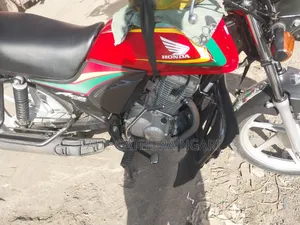 Honda CB 2023 Red
