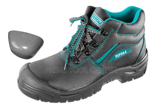 Total Safety boots Size: 41