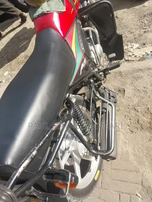 Honda CB 2023 Red