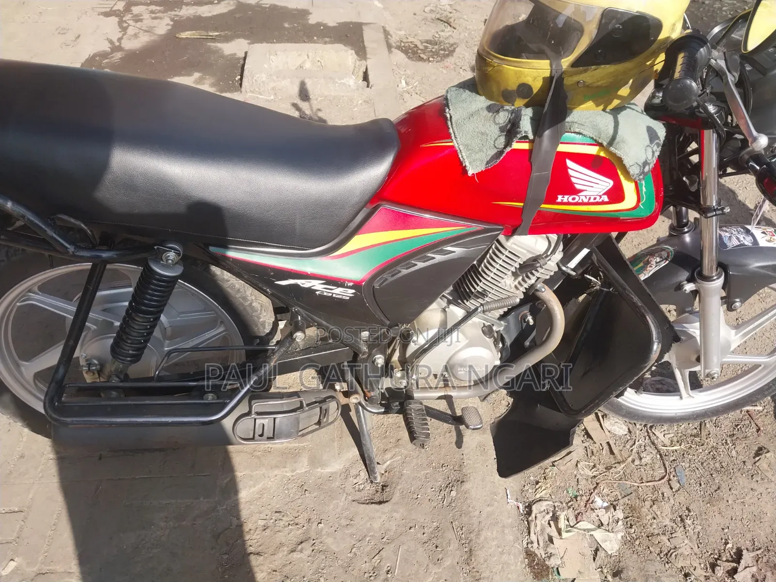 Honda CB 2023 Red