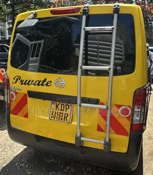 Nissan Caravan (Urvan) 2016 Yellow