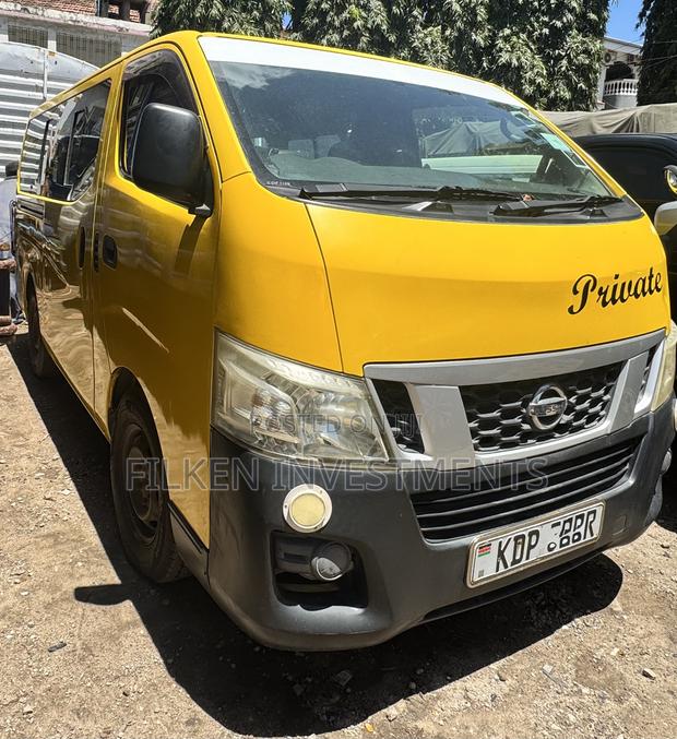 Nissan Caravan (Urvan) 2016 Yellow - thumbnail 4