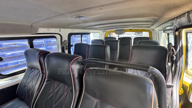 Nissan Caravan (Urvan) 2016 Yellow - thumbnail 7