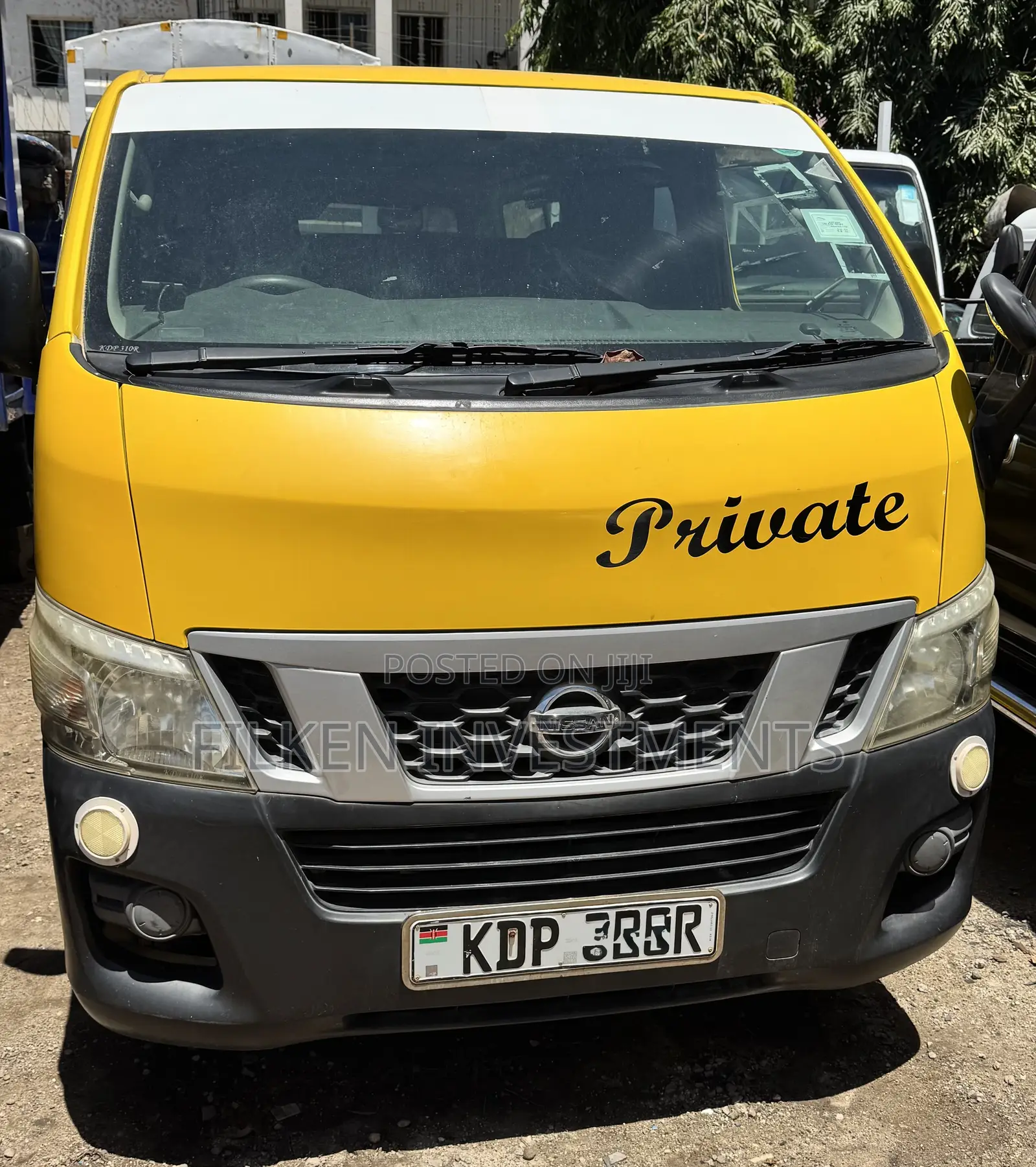 Nissan Caravan (Urvan) 2016 Yellow