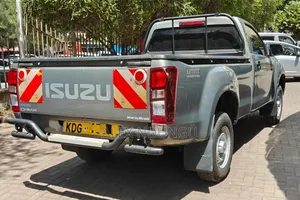 Isuzu D-MAX 2021 Gray