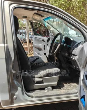 Isuzu D-MAX 2021 Gray