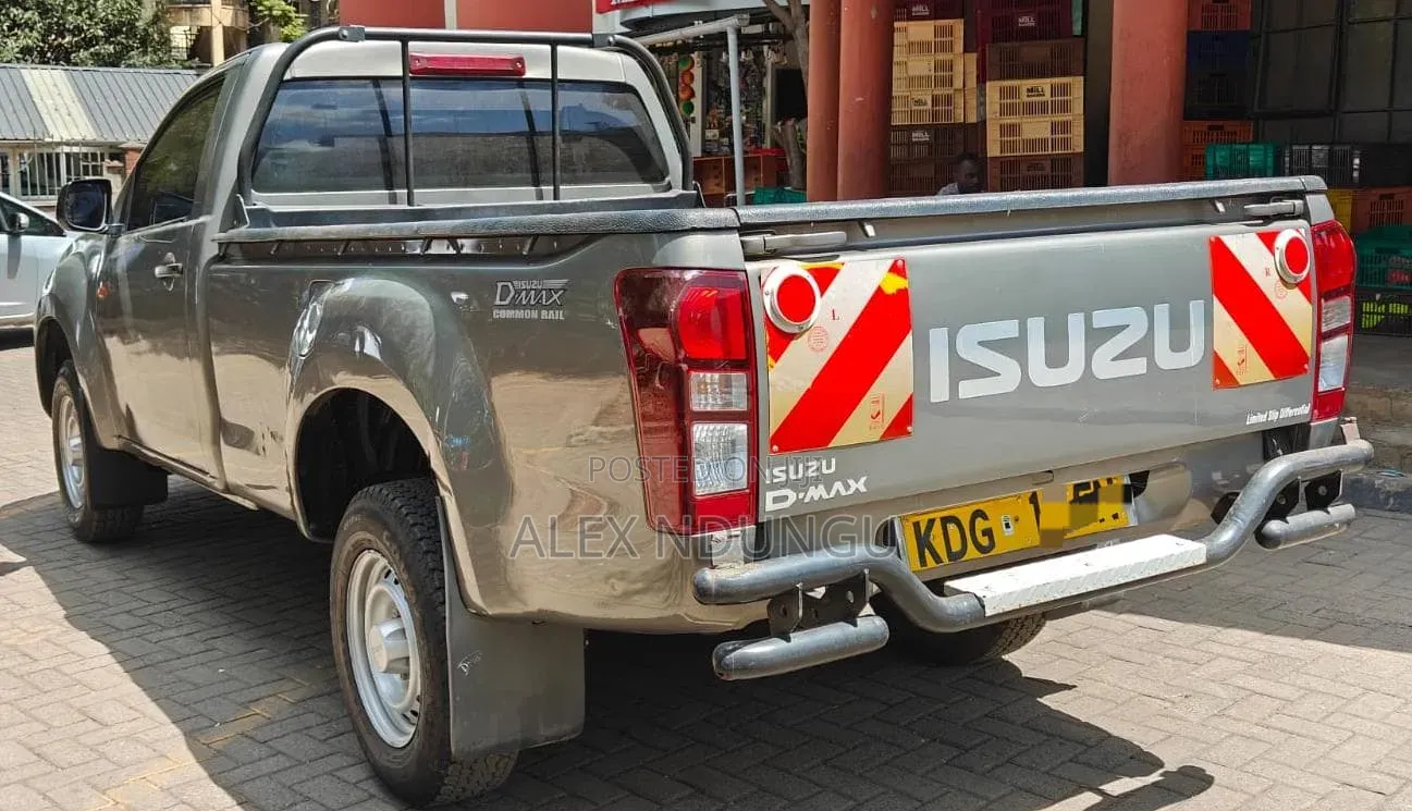 Isuzu D-MAX 2021 Gray