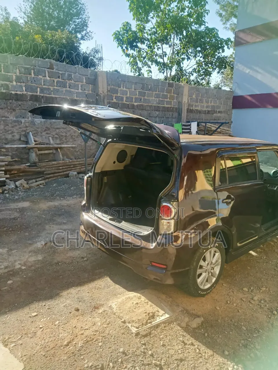 Toyota Rumion 1.5 FWD 2023 Maroon