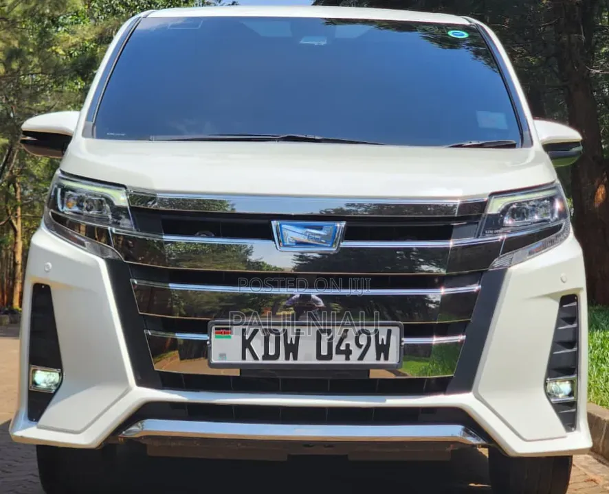 Toyota Noah 2018