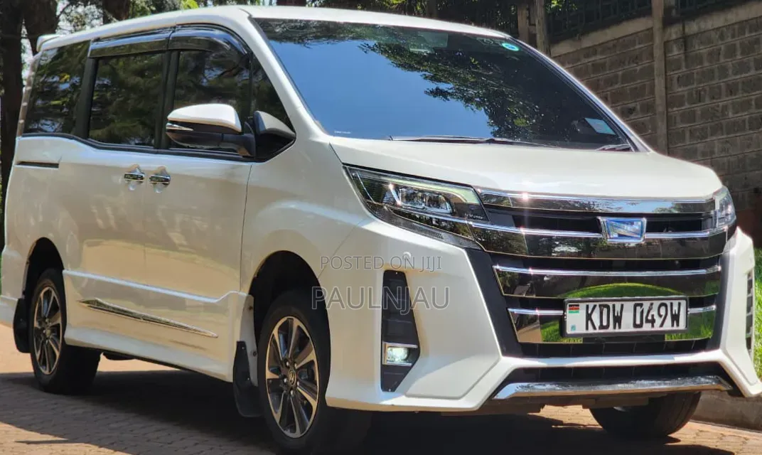 Toyota Noah 2018