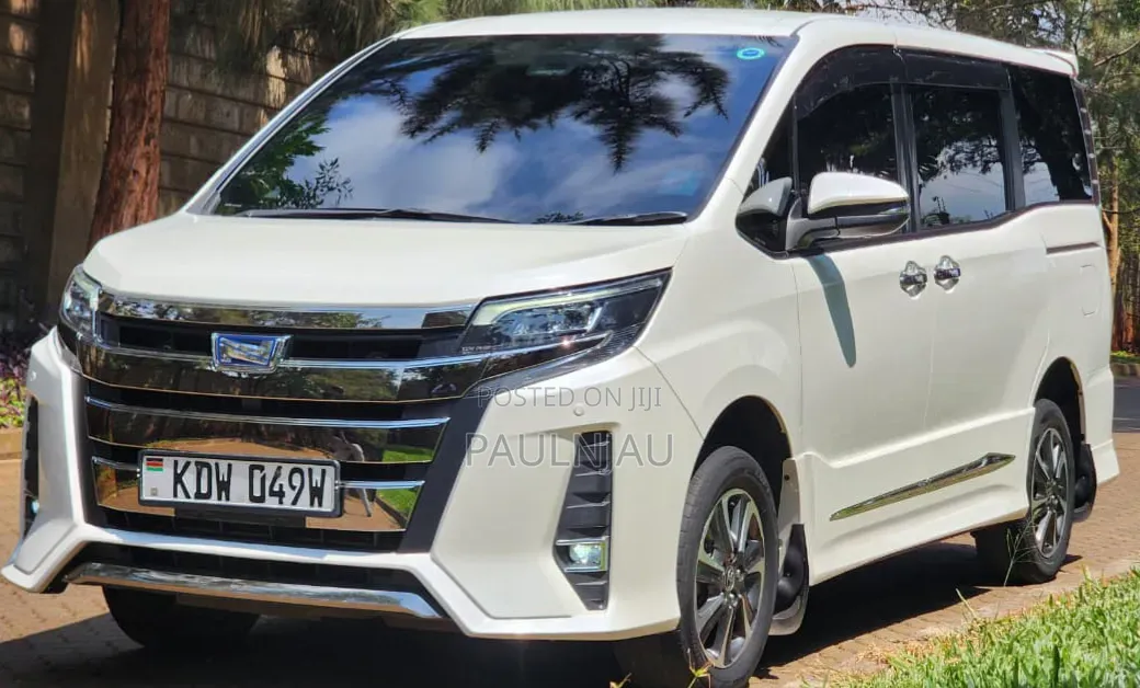 Toyota Noah 2018