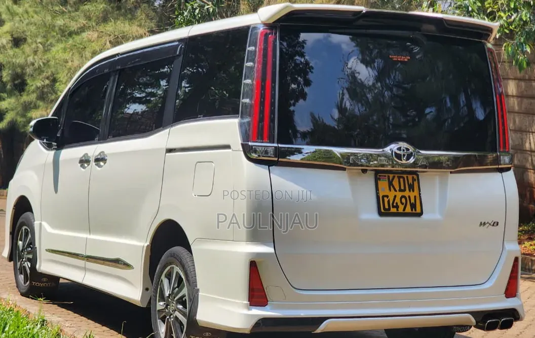 Toyota Noah 2018