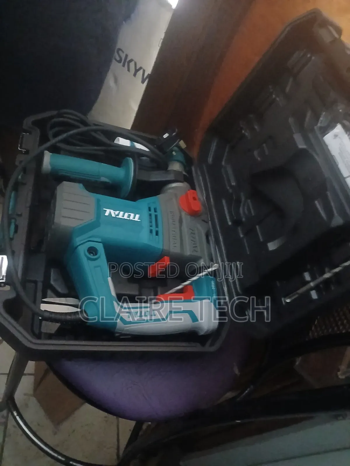 Total 1500W Heavy Duty Rotary Hammer Drill