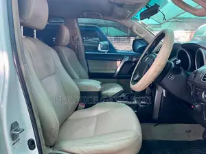 Toyota Land Cruiser Prado 2.7 i 2010 Pearl