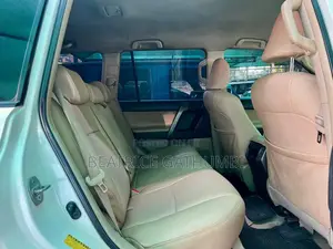 Toyota Land Cruiser Prado 2.7 i 2010 Pearl