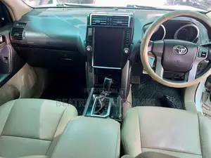 Toyota Land Cruiser Prado 2.7 i 2010 Pearl