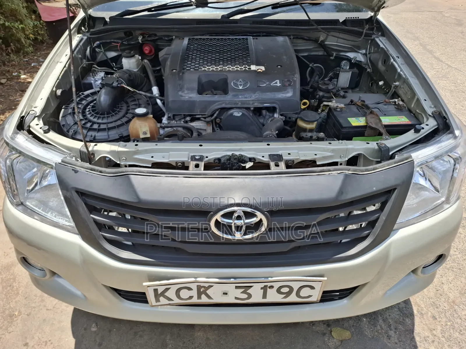 Toyota Hilux 2010 Gold
