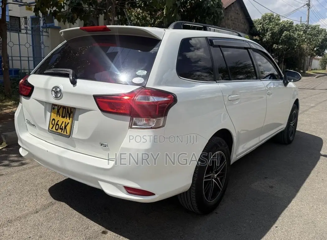 Toyota Corolla Fielder 2016 Pearl