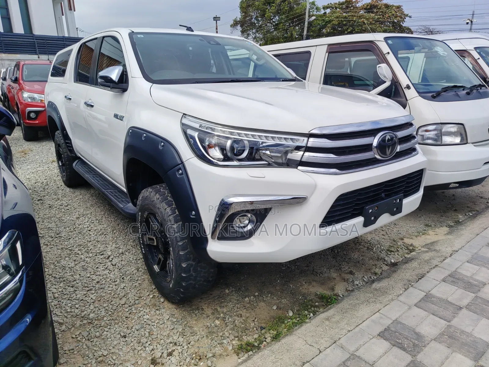Toyota Hilux 2020 White