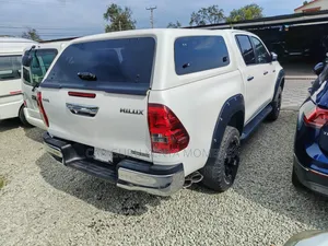 Toyota Hilux 2020 White