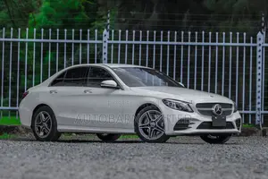Mercedes-Benz C200 2019 Pearl