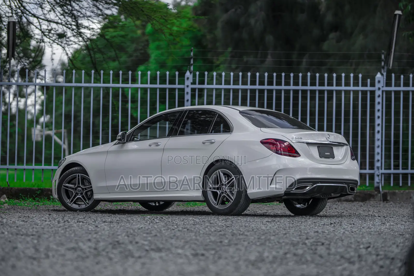 Mercedes-Benz C200 2019 Pearl
