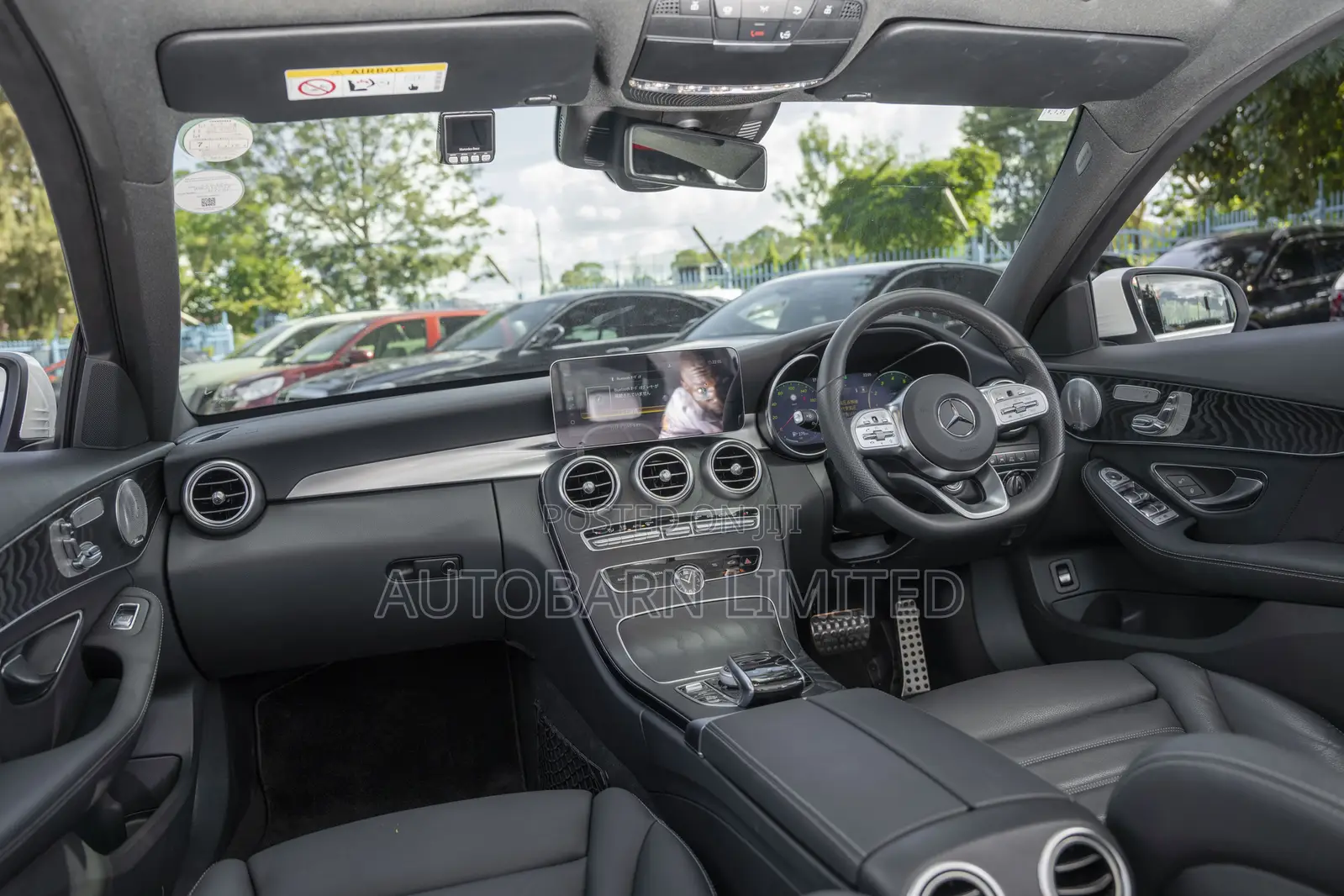 Mercedes-Benz C200 2019 Pearl