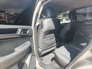 Subaru Outback 2016 Gold