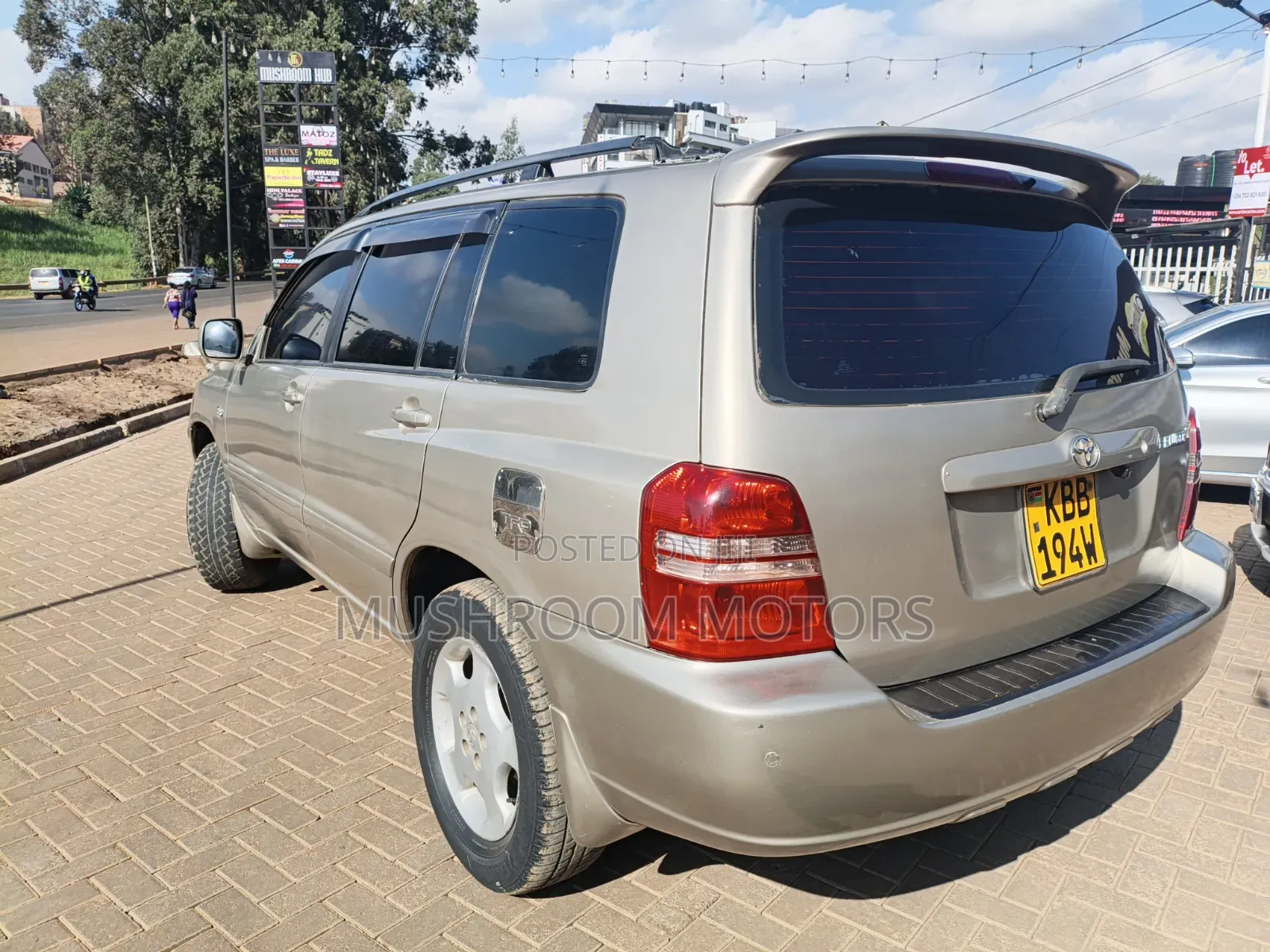 Toyota Kluger 2004 Gold