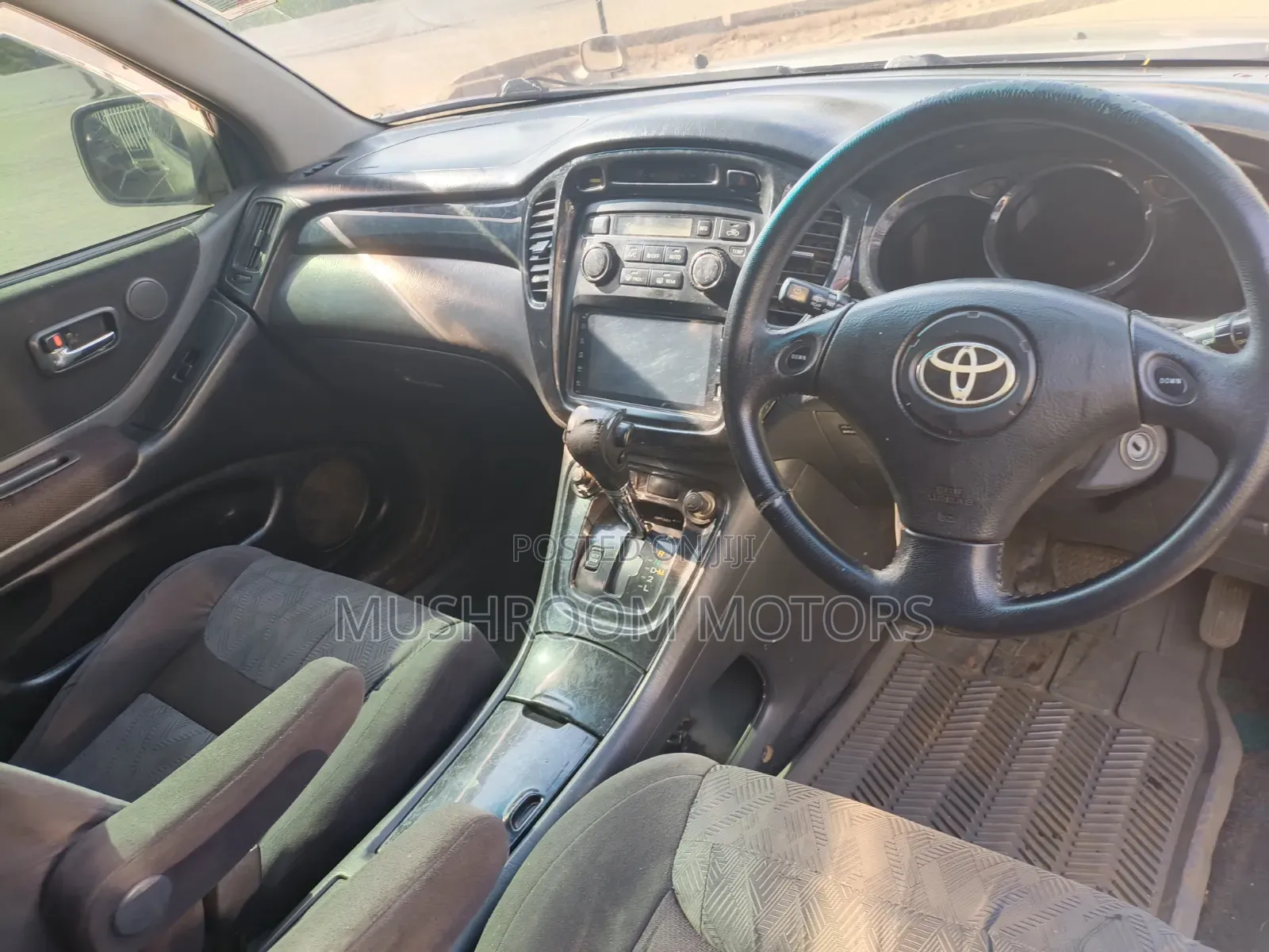 Toyota Kluger 2004 Gold