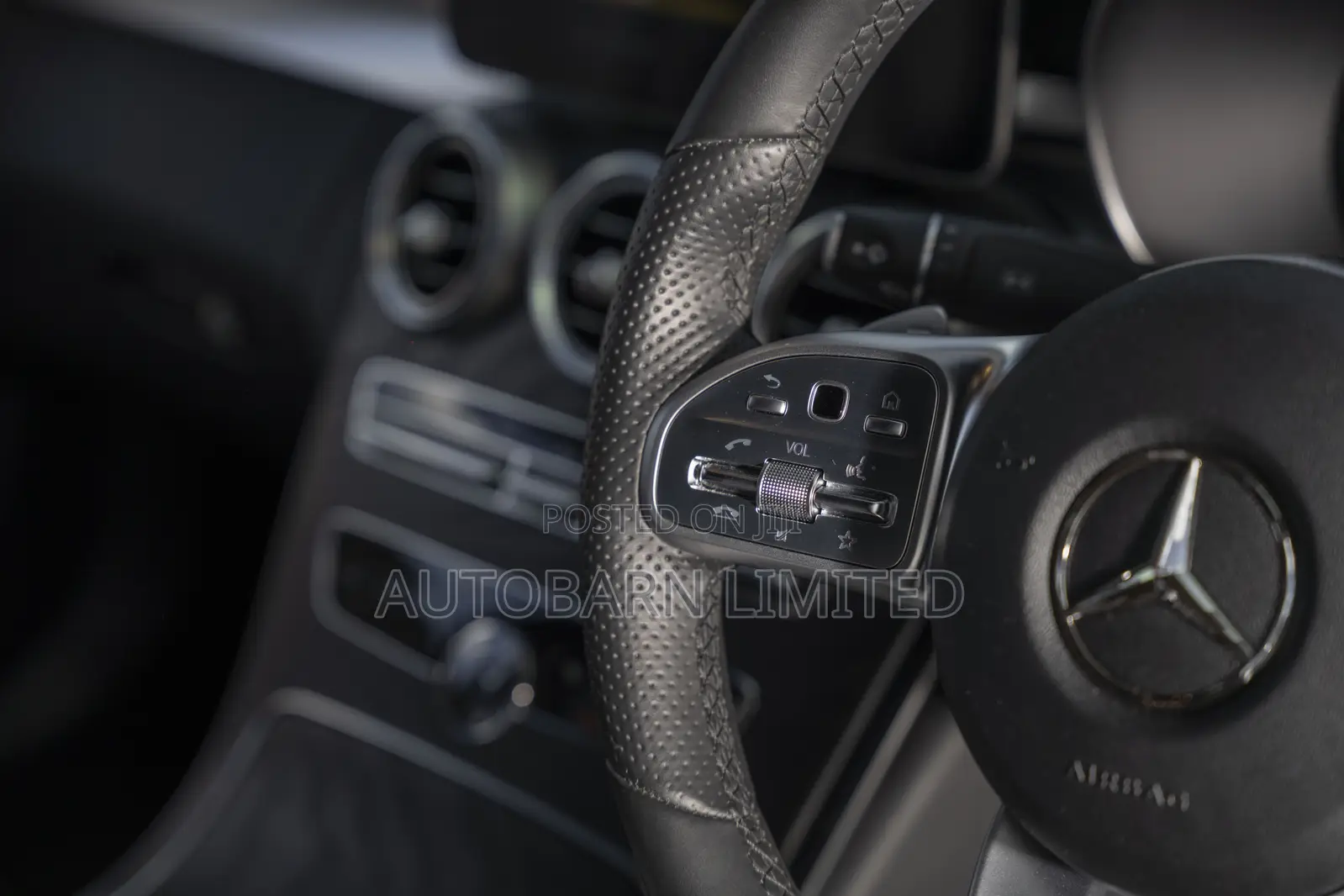Mercedes-Benz C200 2019 Pearl