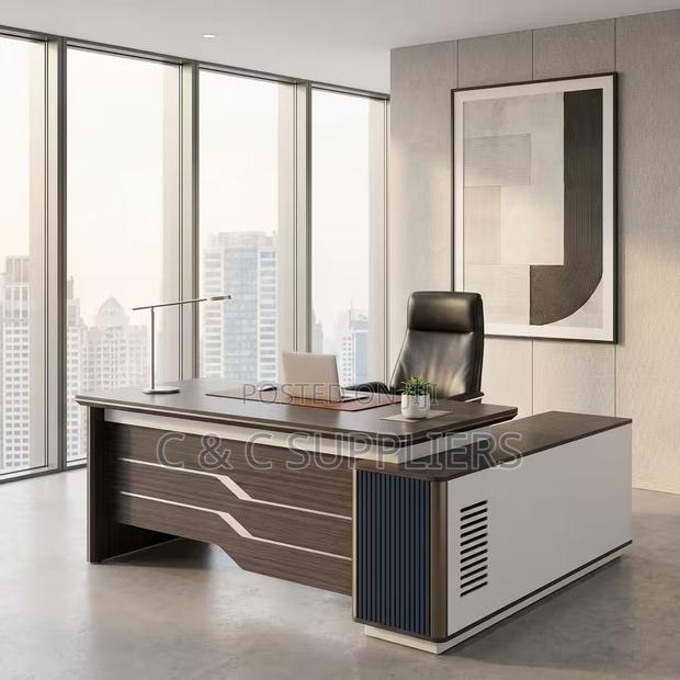 Staff Executive Desk – 1800mm