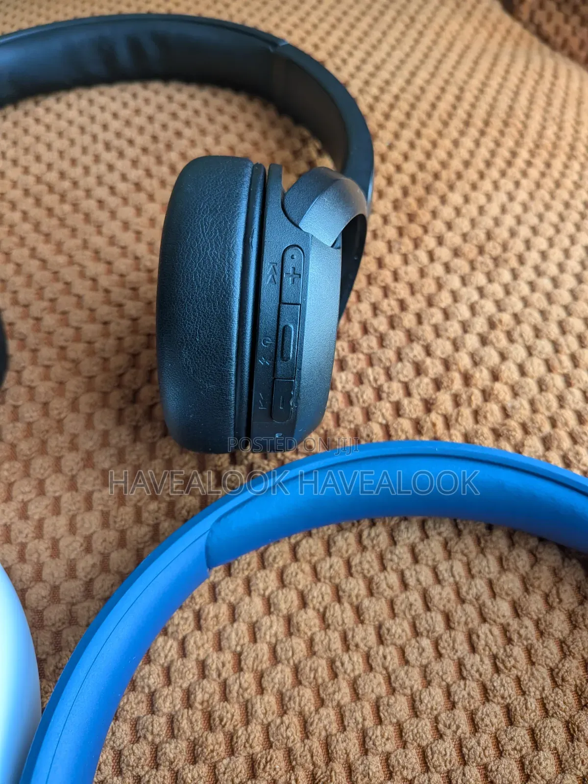 CLEARANCE DEAL – 3 HEADPHONES FOR KSh 6,999