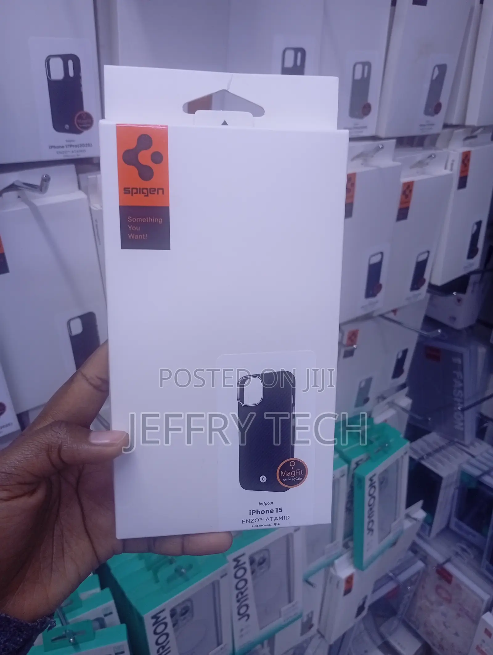 Spigen Enzo Aramid MagFit Case Designed for the iPhone 15.