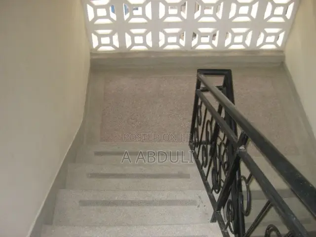 2bdrm Apartment in Ganjoni, Moi Avenue (Msa) for rent