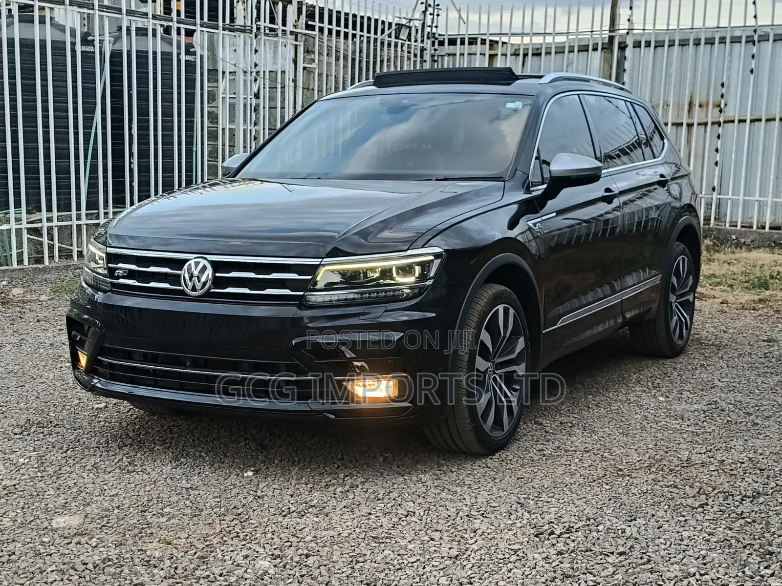 Volkswagen Tiguan 2.0T SEL Premium R-Line AWD 4MOTION 2019 Black