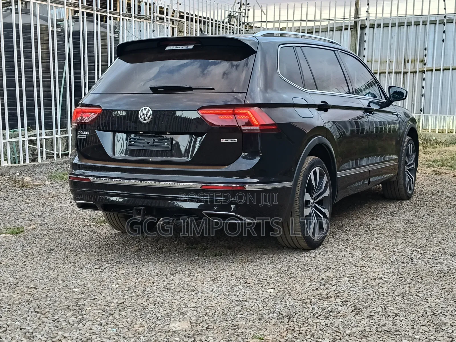 Volkswagen Tiguan 2.0T SEL Premium R-Line AWD 4MOTION 2019 Black