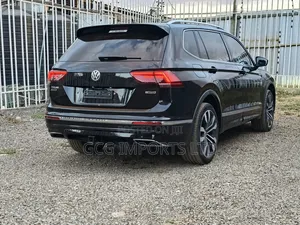 Volkswagen Tiguan 2.0T SEL Premium R-Line AWD 4MOTION 2019 Black