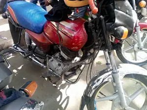Bajaj Boxer 100 2022 Red