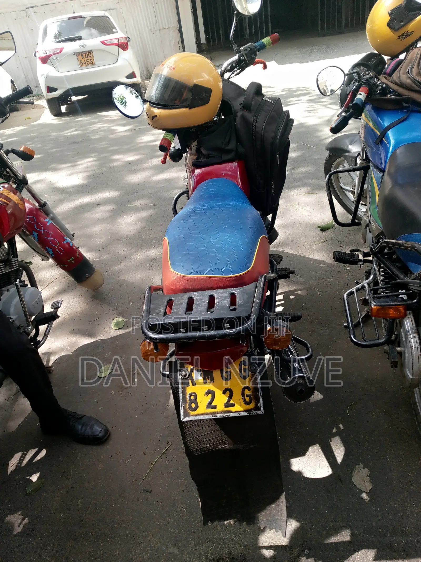 Bajaj Boxer 100 2022 Red