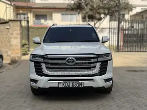 Toyota Land Cruiser 4.6 V8 AX G Selection 2015 White
