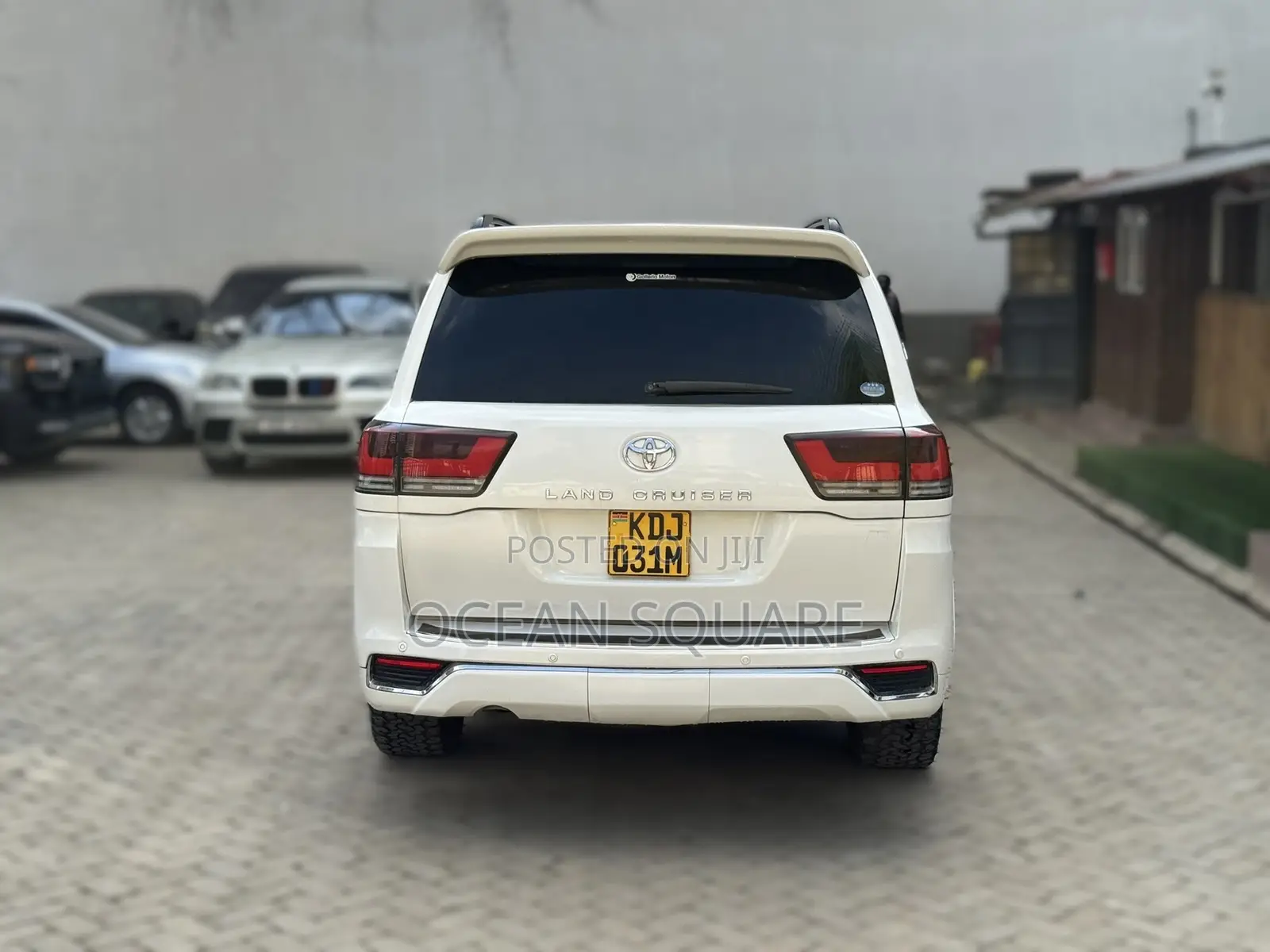 Toyota Land Cruiser 4.6 V8 AX G Selection 2015 White
