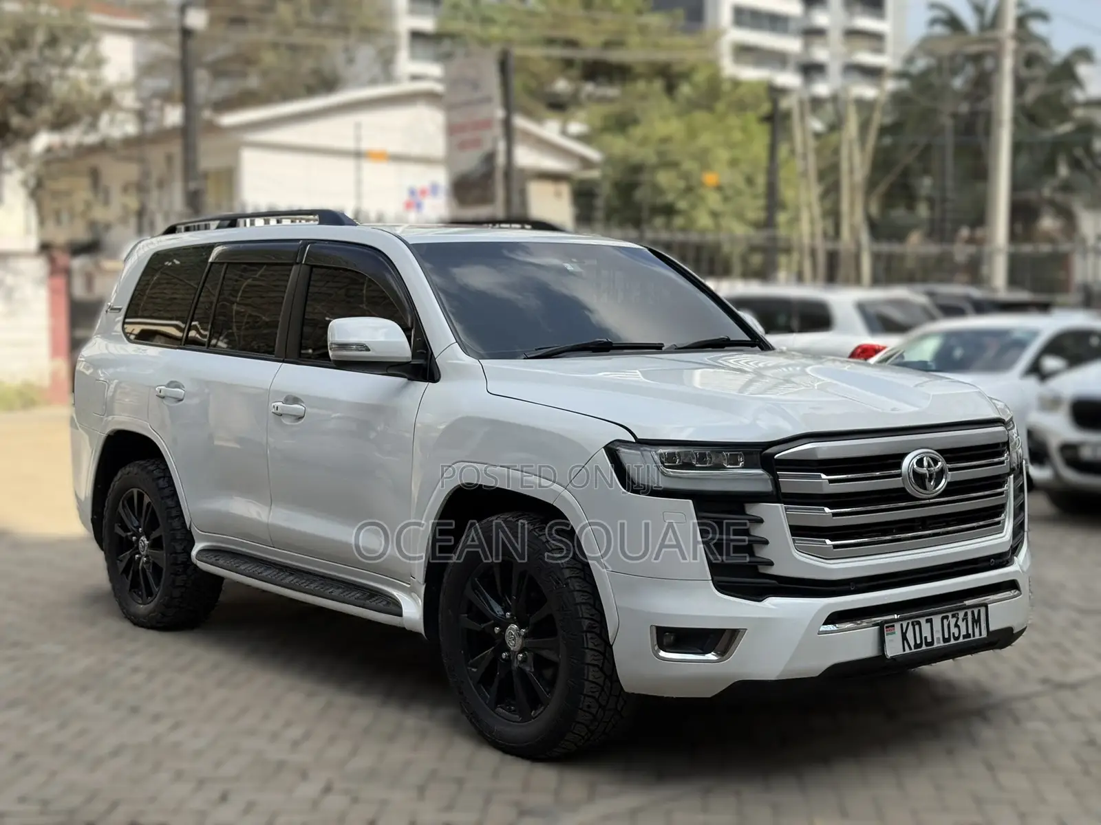 Toyota Land Cruiser 4.6 V8 AX G Selection 2015 White