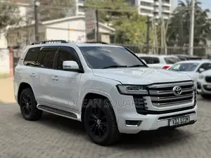Toyota Land Cruiser 4.6 V8 AX G Selection 2015 White