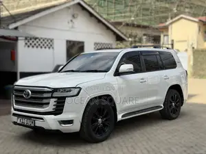 Toyota Land Cruiser 4.6 V8 AX G Selection 2015 White
