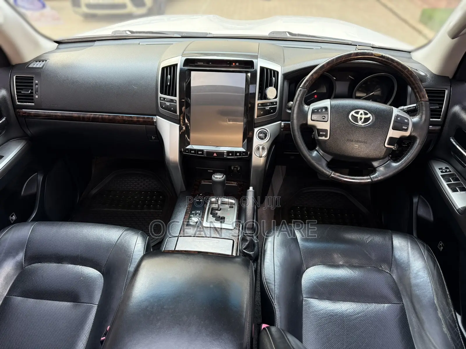 Toyota Land Cruiser 4.6 V8 AX G Selection 2015 White