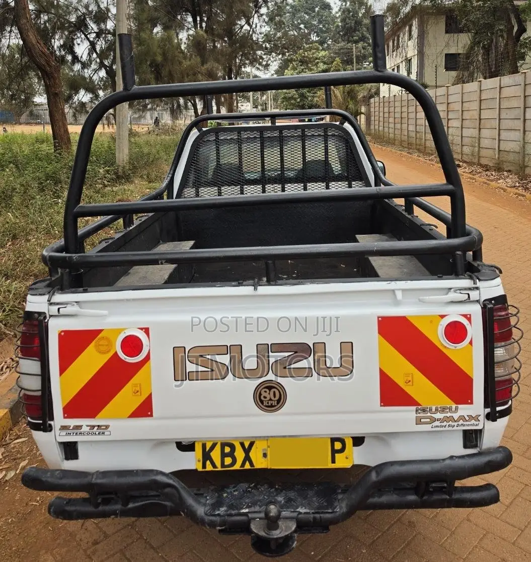 Isuzu D-MAX 2014 White